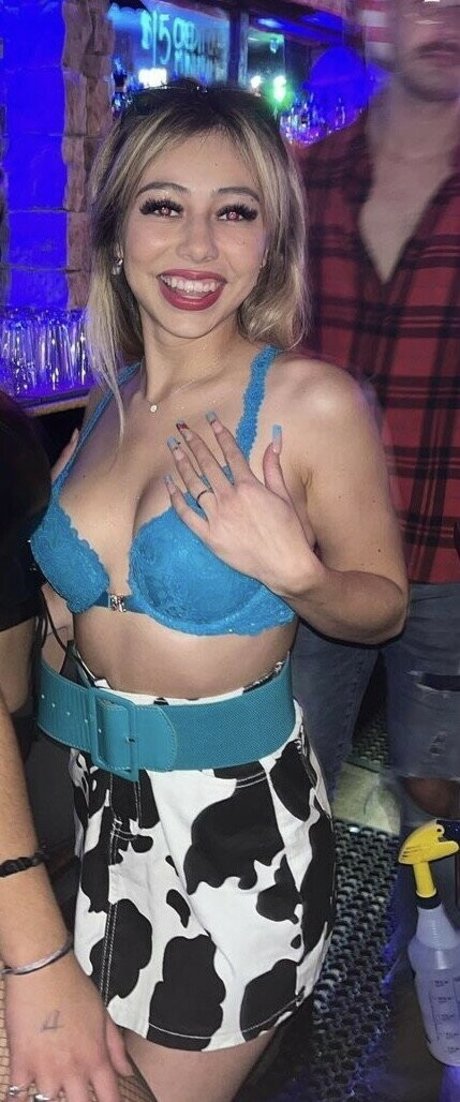 Glossyjocie adult actress pic