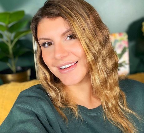 Ashley Elizabeth naked pornstar photo