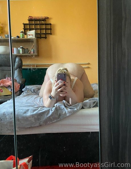 boobs selfie onlyfans perfect photos