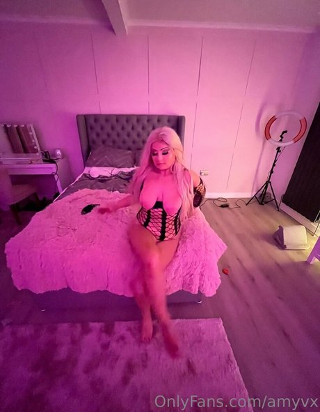 Amyvx sexy star image