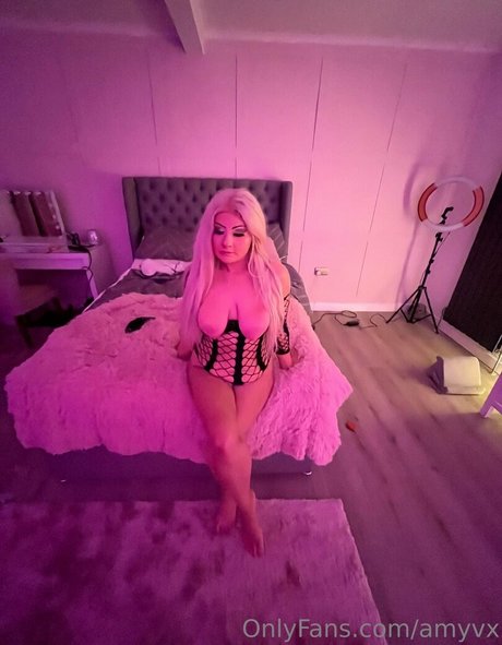 Amyvx pornstar nudes gallery