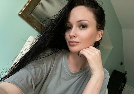 Mila Moore nude actress pictures