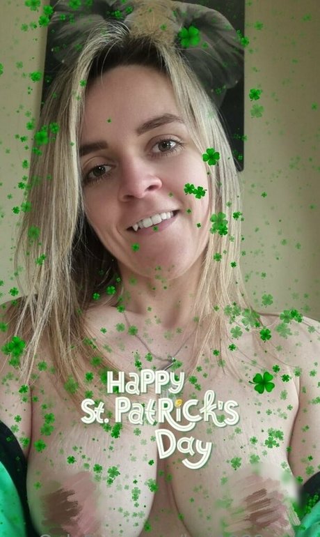 hot1989mom actress pics