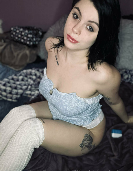 lilredridesthehood nudes actress pic