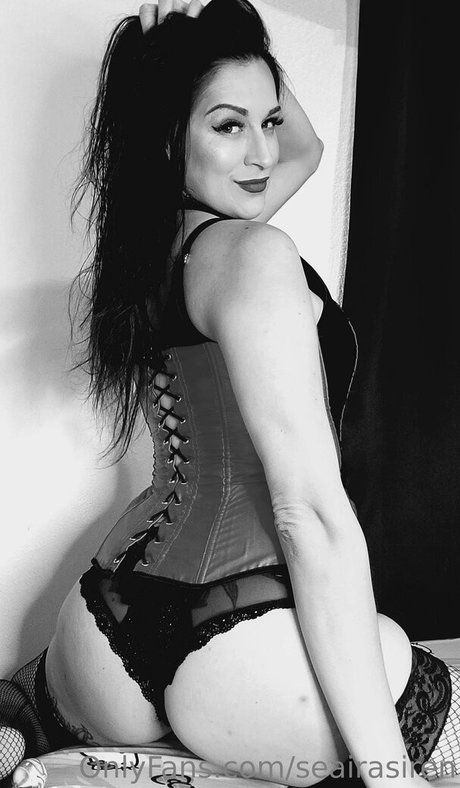 seairasiren erotic model pic