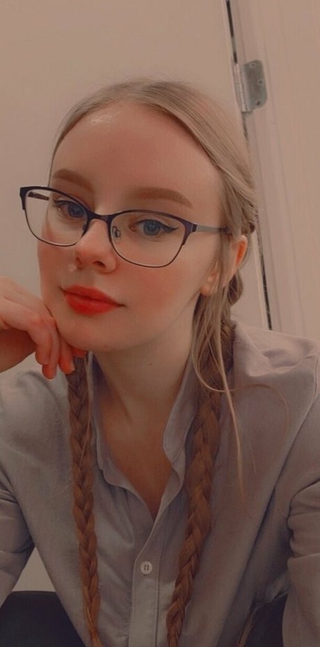 kindlyfruitbat xxx actress gallery