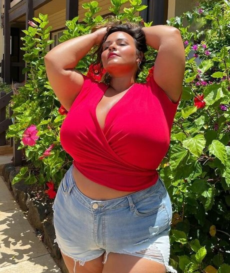 cute asian onlyfans naked photos