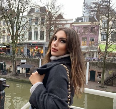 Ylenia Bevelacqua porn actress photos