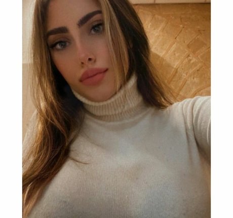 Ylenia Bevelacqua pretty model img