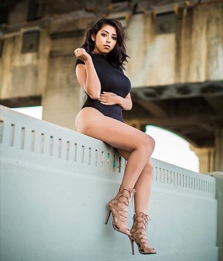 Sadd Pup porn star pictures