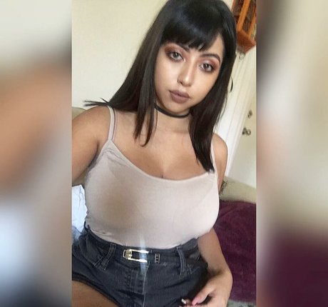 Sadd Pup nude star photos