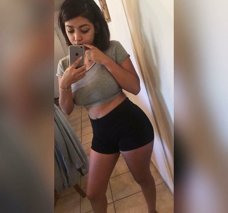 Sadd Pup sex model picture