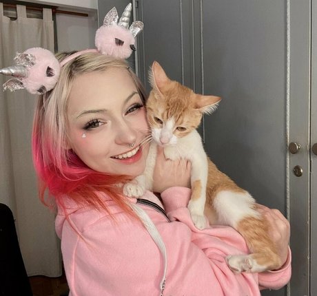 lamoon nsfw xxx pornstar pics