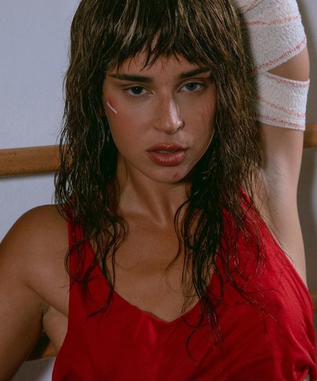 Nathy Peluso erotic star img