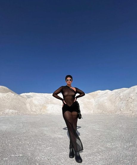 Nathy Peluso naked star archive