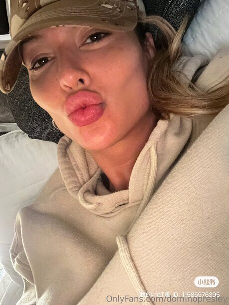 dominopresley beautiful model image