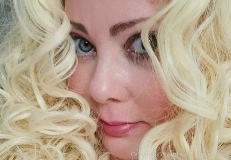 busty sierra free nice model img