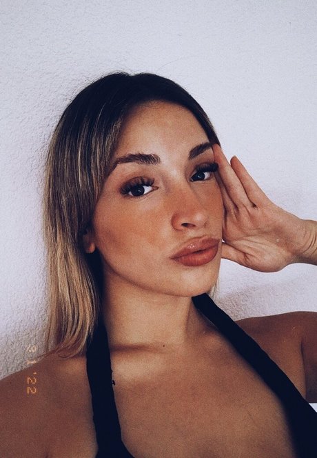 belonly erotic star photo