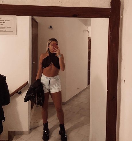 belonly hot actress pictures