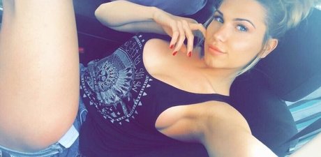 Dezmin Schubel nudes star photos