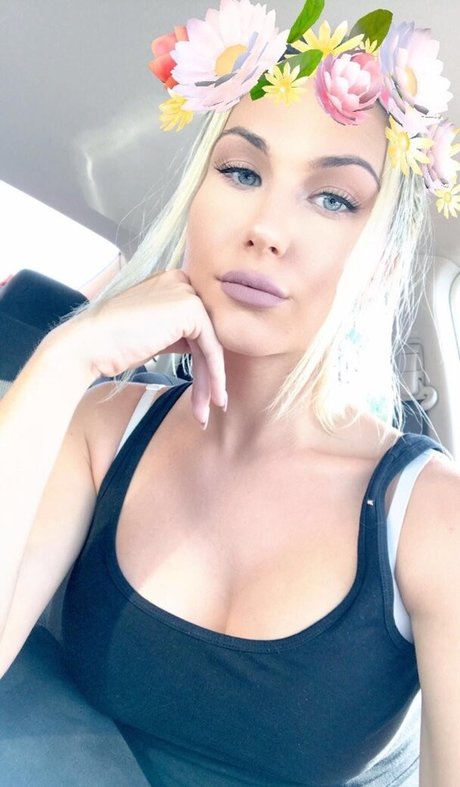 18 year old onlyfans free sexy pic