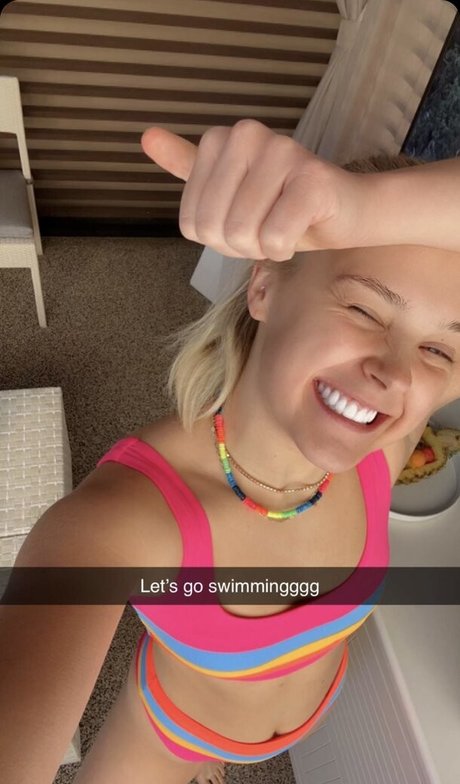 Jojo Siwa model pornographic photos