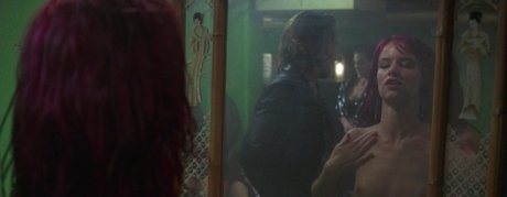 Juliette Lewis model top pictures