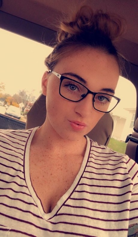 Raelyne Summeier beautiful actress gallery