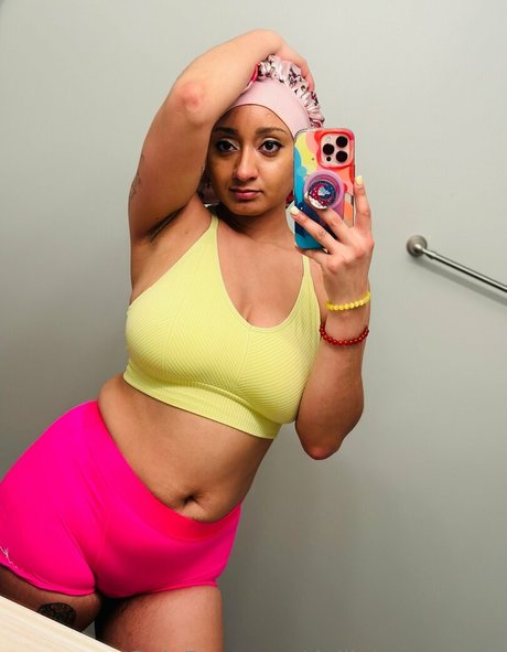 delilahmoonxtra adult model photos