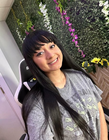 delilahmoonxtra model top images