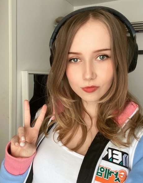 Apollolol model sexy archive