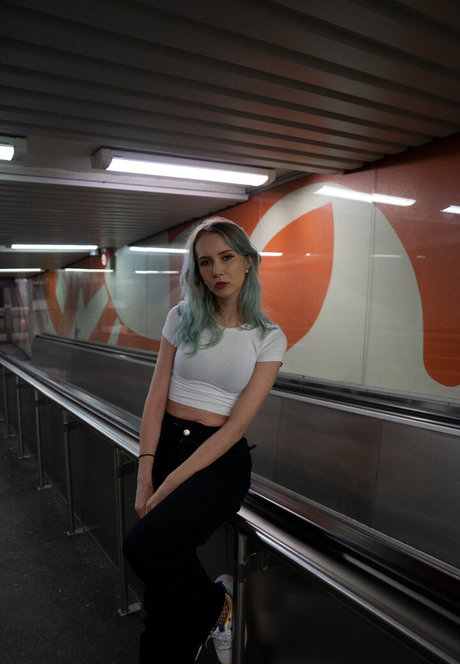 Apollolol hd pornstar image