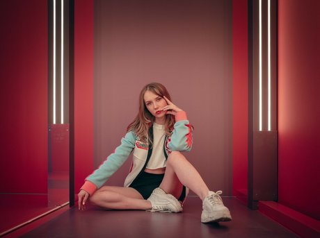 Apollolol model perfect photos