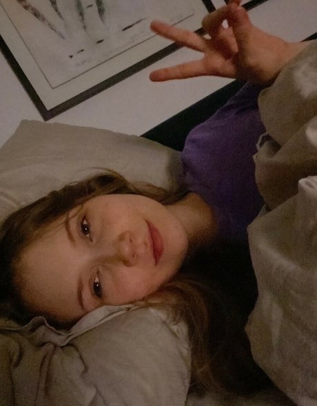 Apollolol nice actress pic