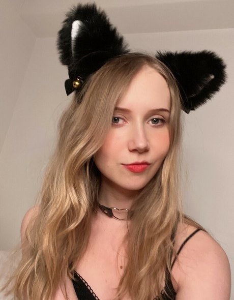 Apollolol nude star images