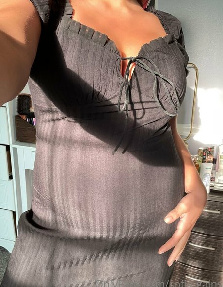 sofia gains naked model picture