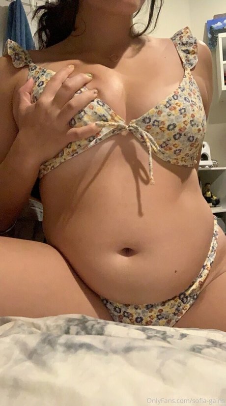 sofia gains high quality model photos