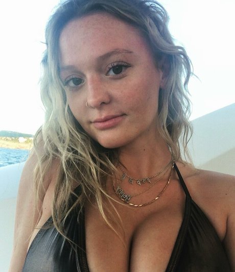 Poppyy Hopson pornstar nude photo