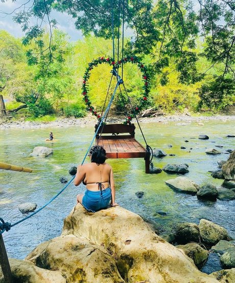 Joycen Artus erotic model image