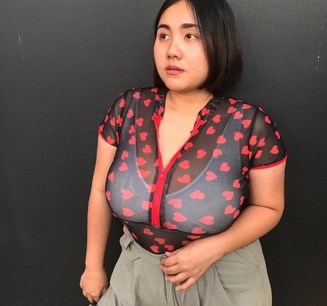 Phiromya Pangyouk star art archive