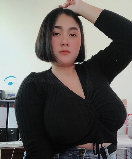 Phiromya Pangyouk sexy star picture