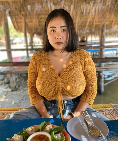 Phiromya Pangyouk art model gallery