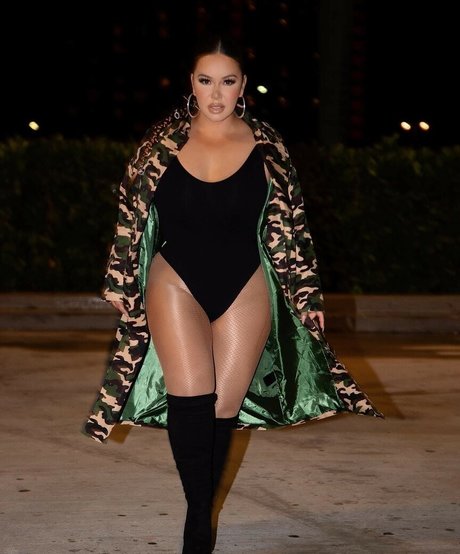 Janney Marin Rivera star art pics