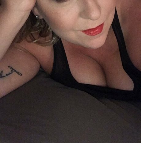 lilsmirk pornstar sexy photo