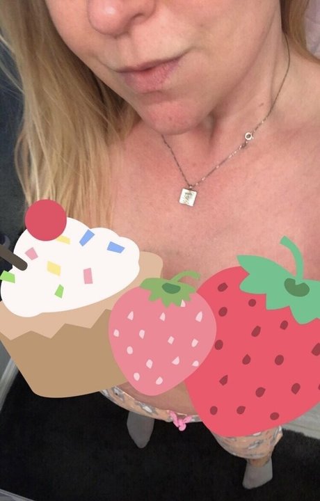 lilsmirk art model photo