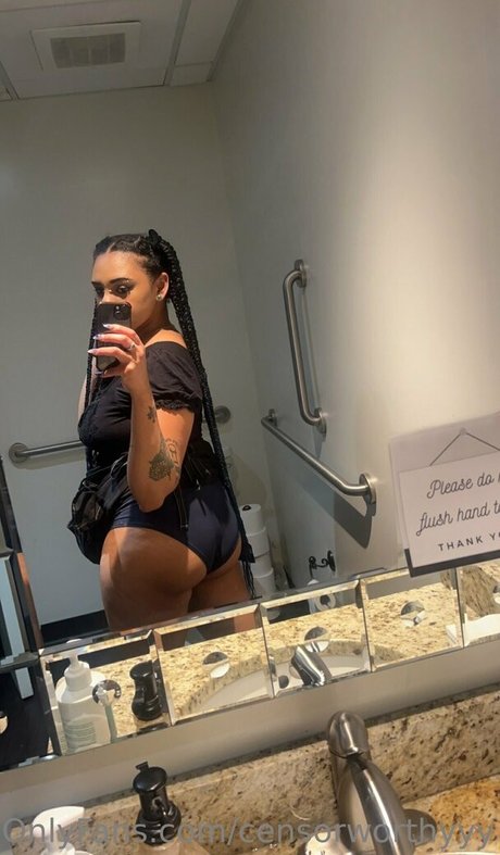 censorworthyyy model naked photo