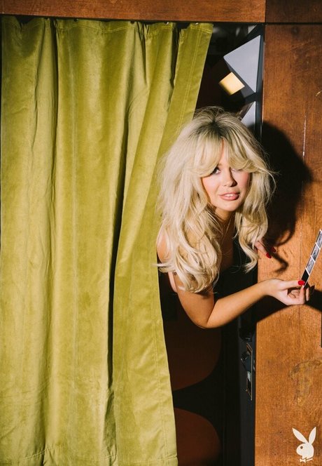 Ryan Hadarah model erotic galleries