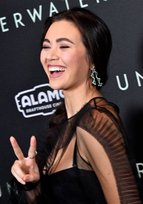 Jessica Yu Li Henwick star beautiful images