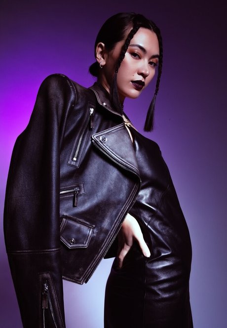 Jessica Yu Li Henwick hd actress pics