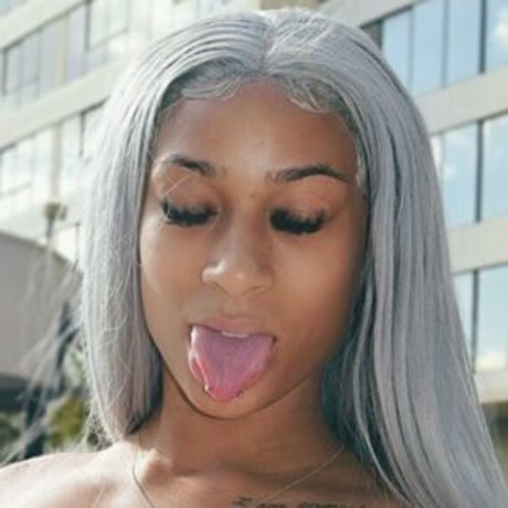 ilikemoneybye nice model picture